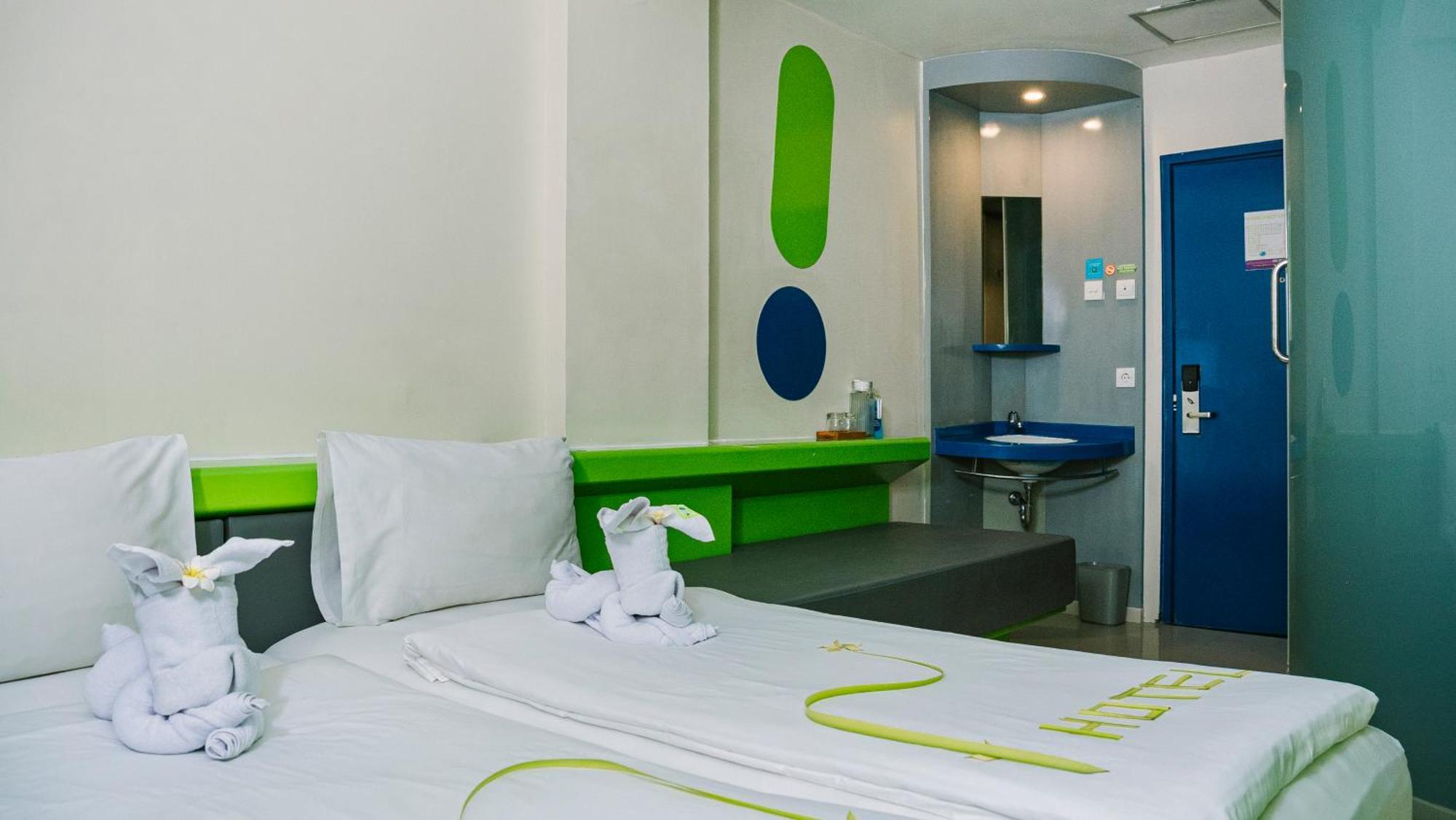 Pop! Hotel Kuta Beach Exterior photo
