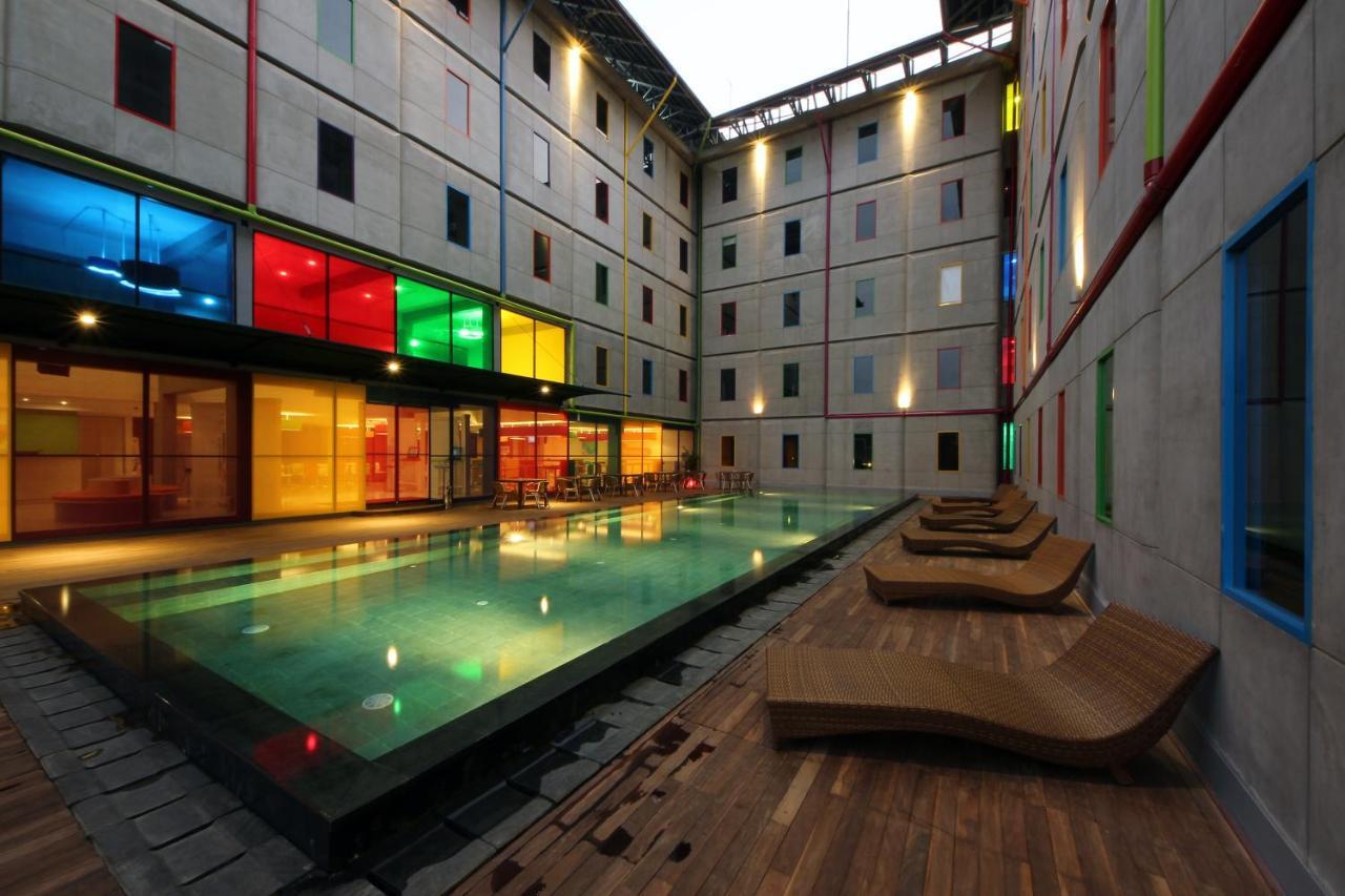 Pop! Hotel Kuta Beach Exterior photo